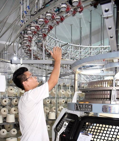 经纬交织新篇章 一位95后纺织人的传承与创新之路